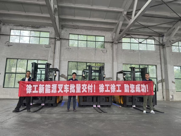 品質與服務共拓市場新局！徐工孔雀叉車賦能冶金行業(yè)