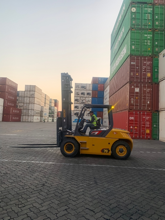 徐工叉車批量進駐廈門港，一站式解決方案賦能港口物流新升級