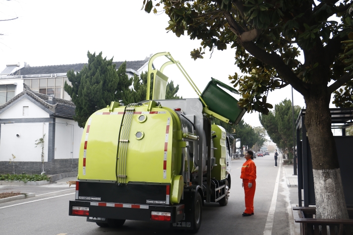 零碳收運、高效閉環(huán) | 徐工純電動餐廚垃圾車助力賈汪潘安湖綠色環(huán)衛(wèi)升級